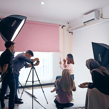 Behind The Scene (1)