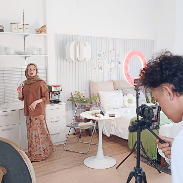 Behind The Scene (6)